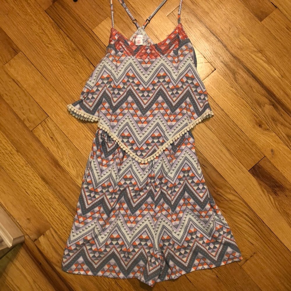 Small Triangle Patterned Romper - image 1